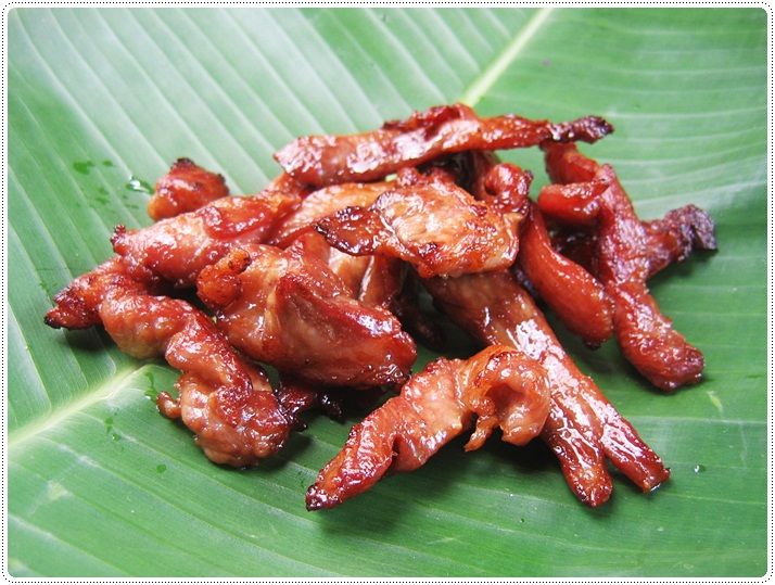 ข้าวเหนียวหมูแดดเดียว