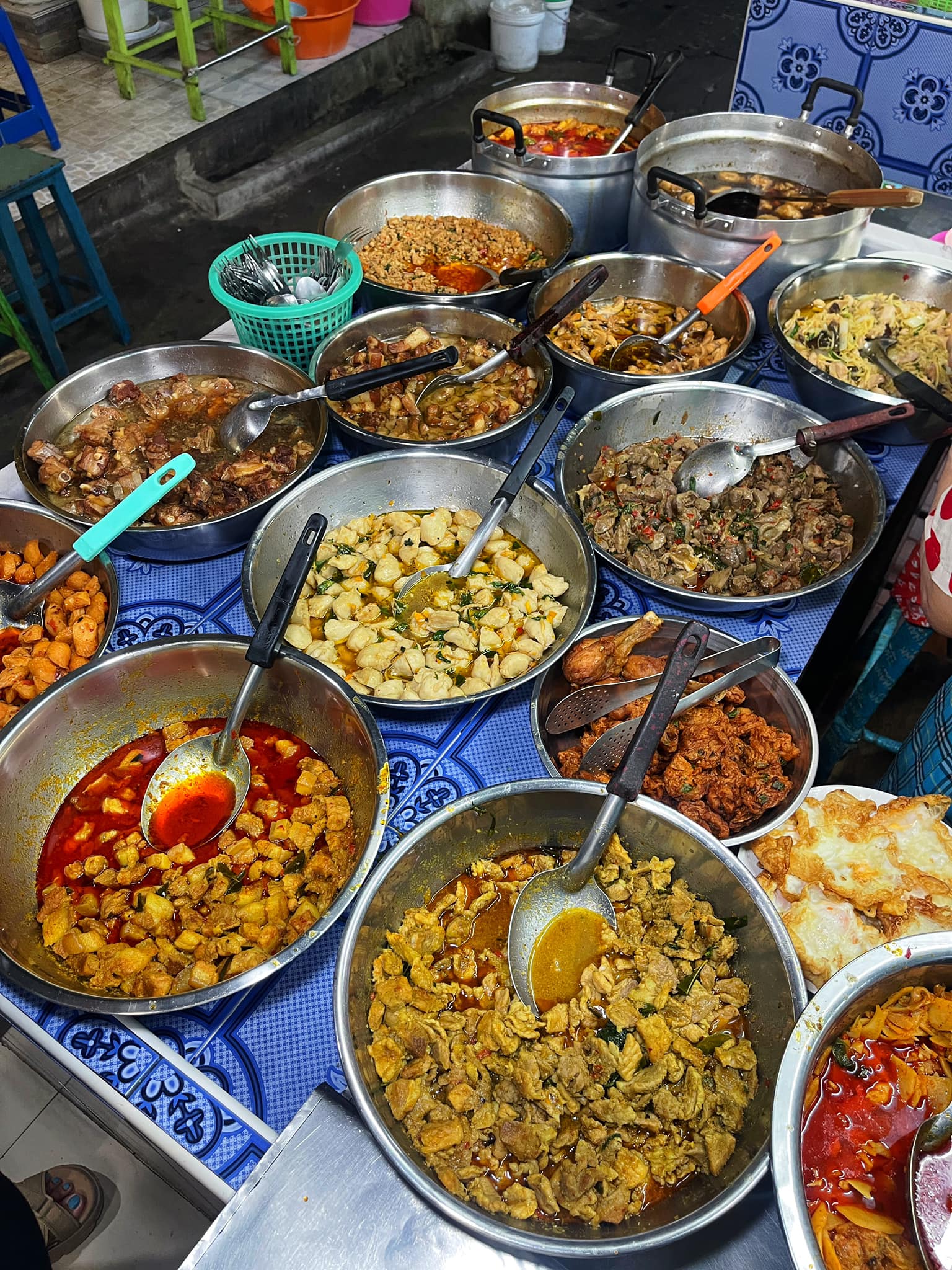 ร้านข้าวแกง